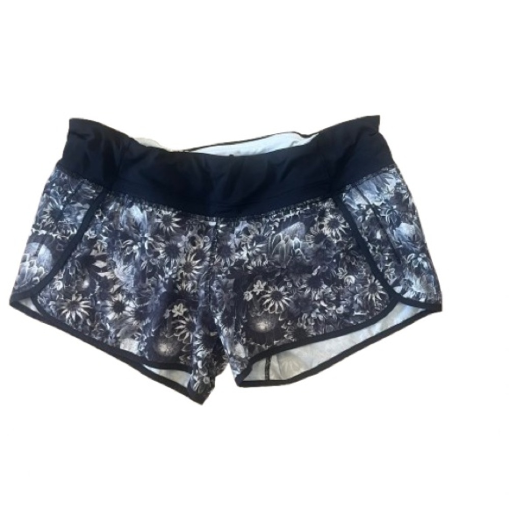 Lululemon Run Times Short Flowabunga black angel wing/black 10 - Picture 9 of 12